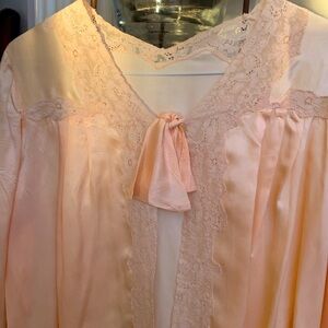 Vintage Sleep Jacket- Soft peachy pink with elegant lace trim- Lovely piece!